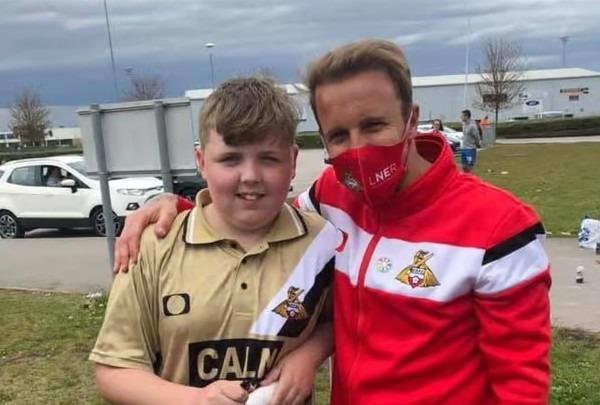 Watch: Doncaster Rovers fans in emotional minute's applause after death ...