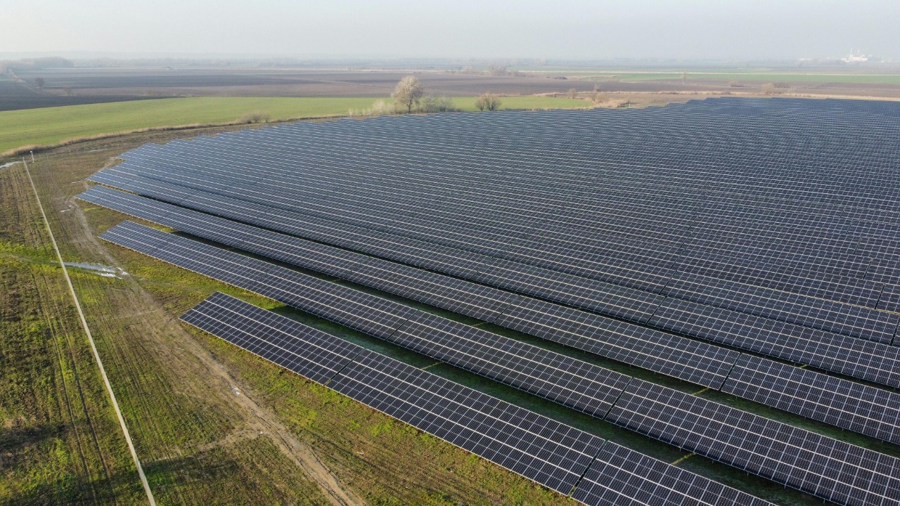 UK approves 800 MW Springwell solar farm despite local opposition
