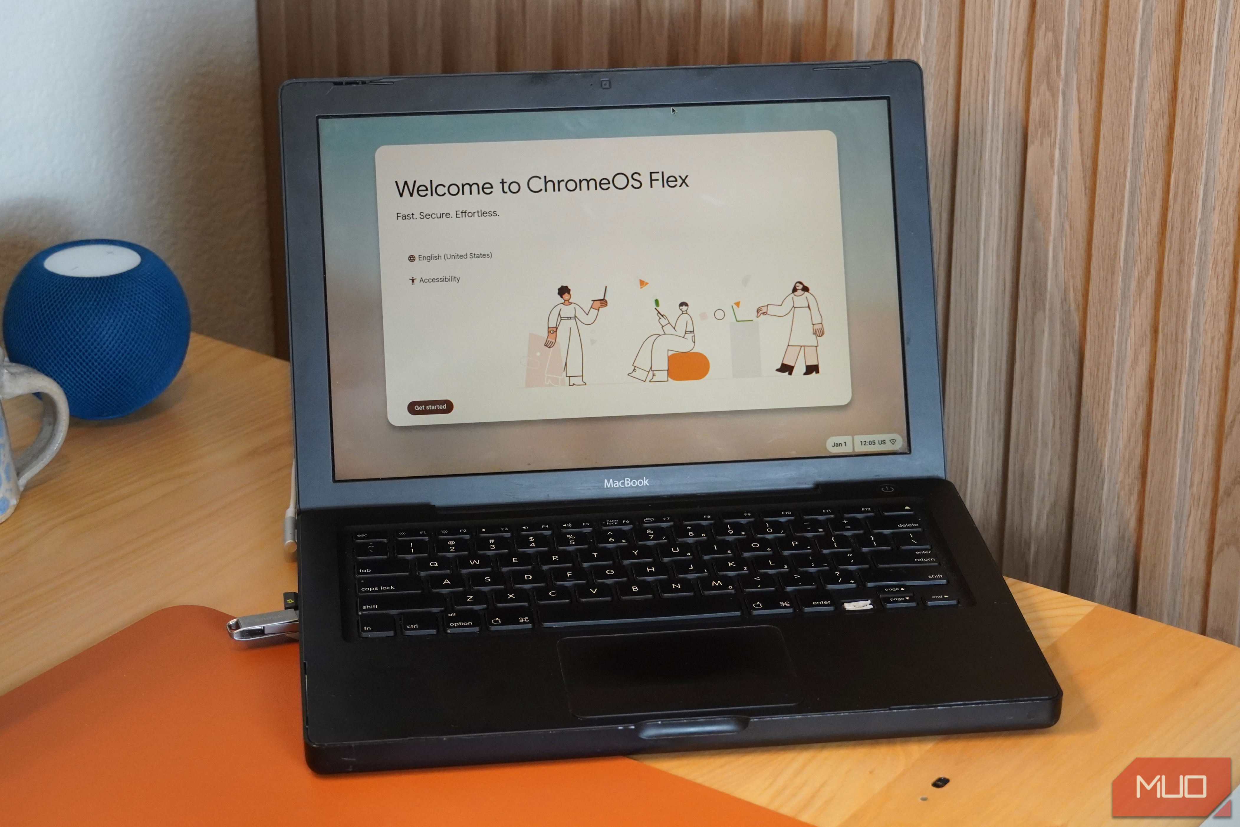 This $3 flash drive turned my ancient laptop into a working Chromebook