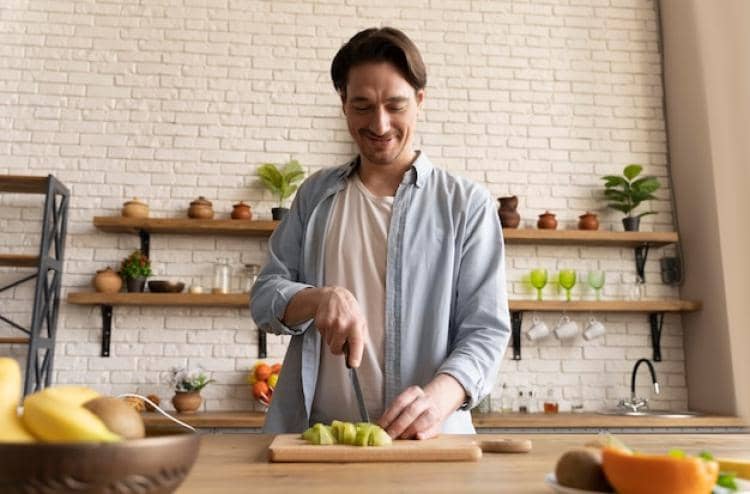 5 strategi meal prep saat cutting, capai target tubuh ideal!