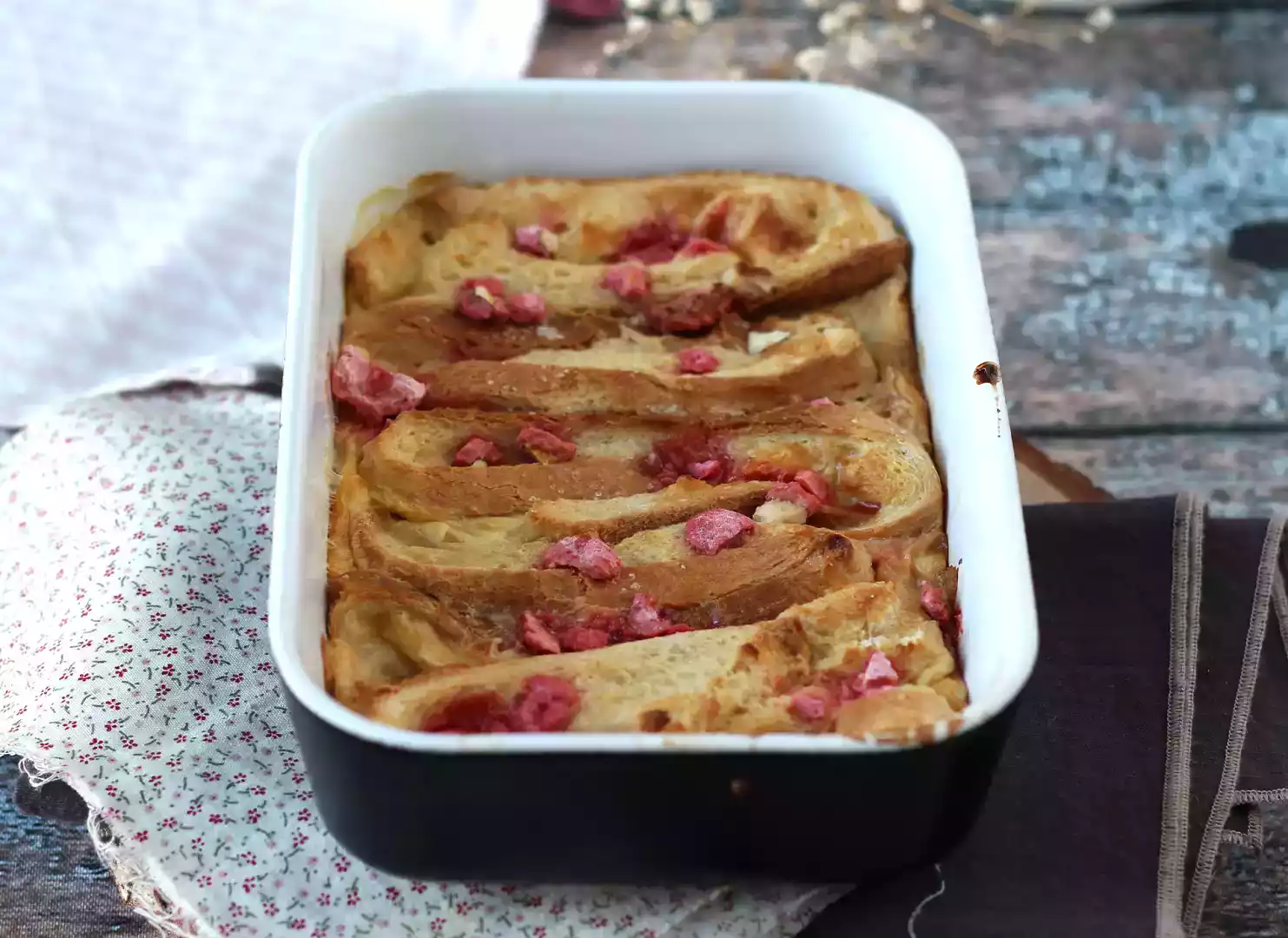 Pečené francouzské toasty s růžovými pralinkami, ultra lahodný recept