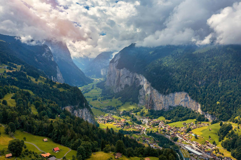 Wie in „Herr der Ringe“: In diesem Schweizer Tal gibt es 72 Wasserfälle