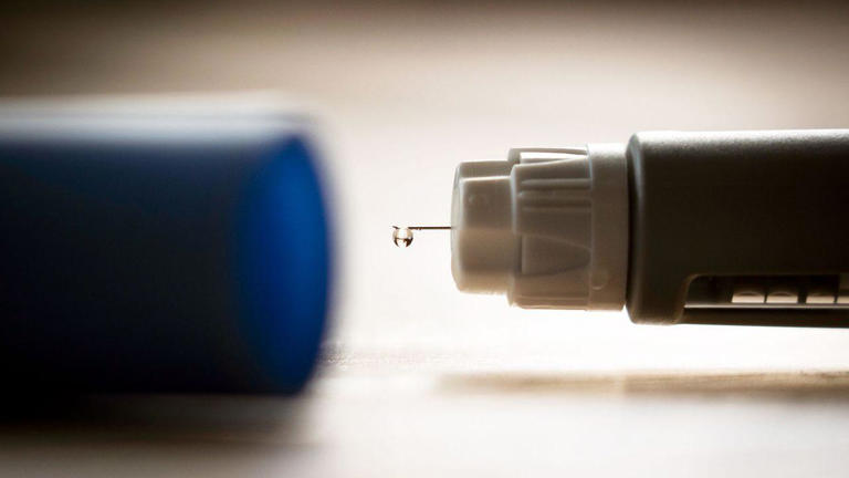 Os produtos farmacêuticos que imitam a ação do GLP-1 podem ajudar as pessoas a perder peso rapidamente, mas manter o peso a longo prazo é mais difícil