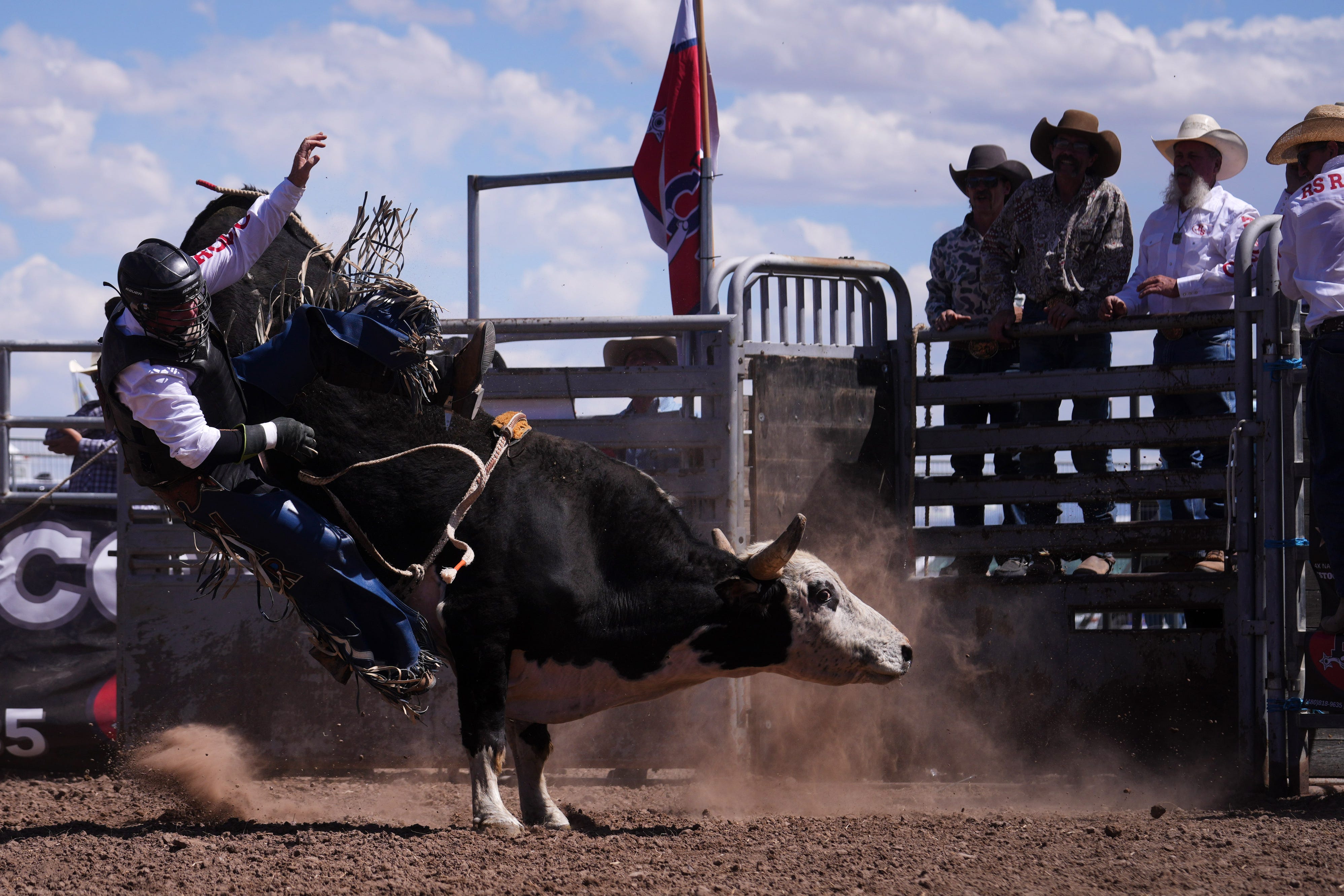 Country Thunder Arizona got grittier — thanks to these bull riders