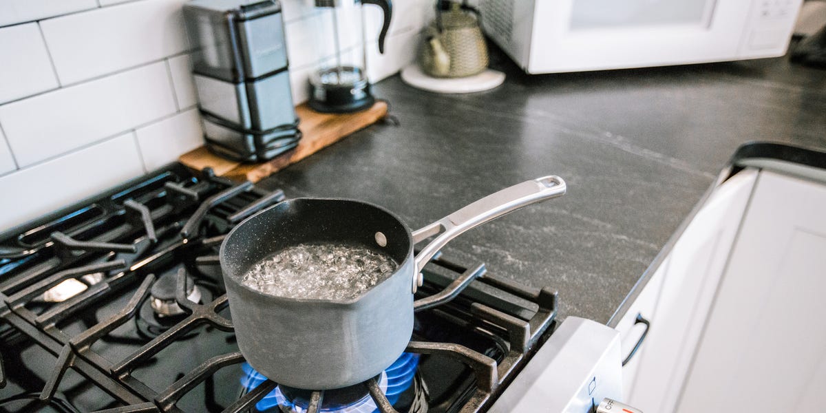 That viral boiling water weed hack isn’t what it seems