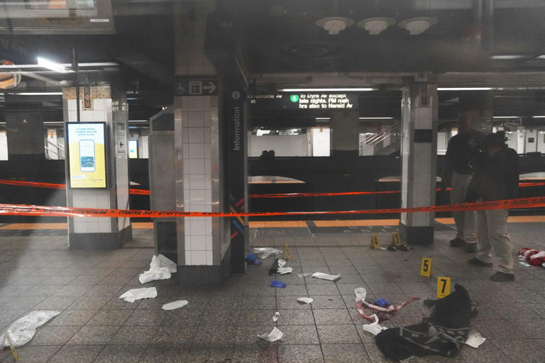 Man fatally shot by cops after machete attack in NY’s Grand Central Station