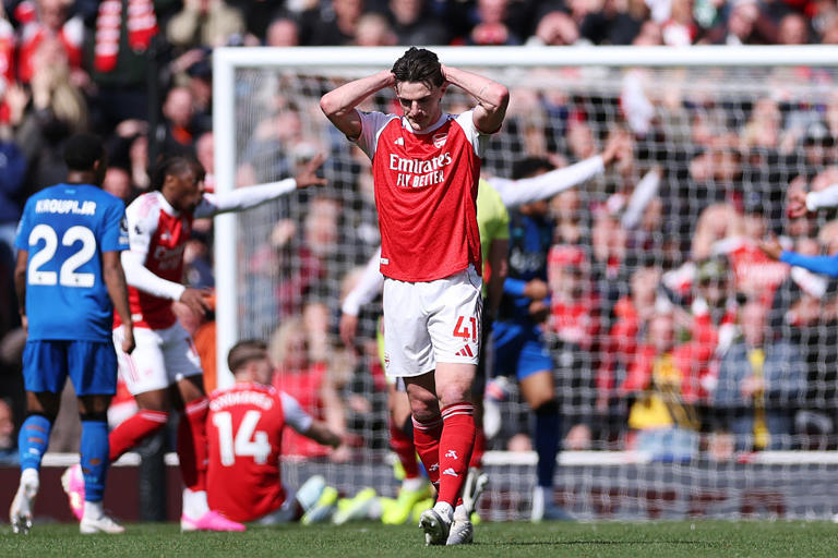 Arsenal cop 'big punch to the face' in title race