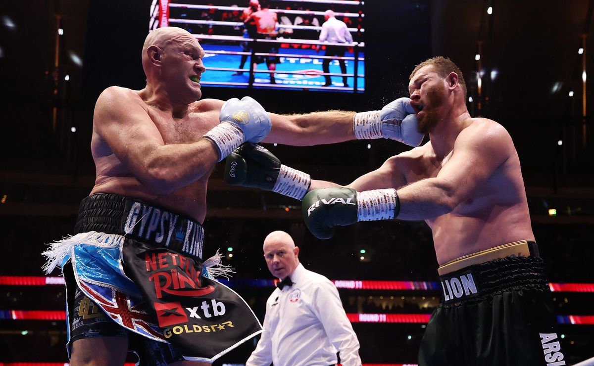 ¡Volvió con todo el Rey Gitano! Tyson Fury vence a Makhmudov y reta a ...