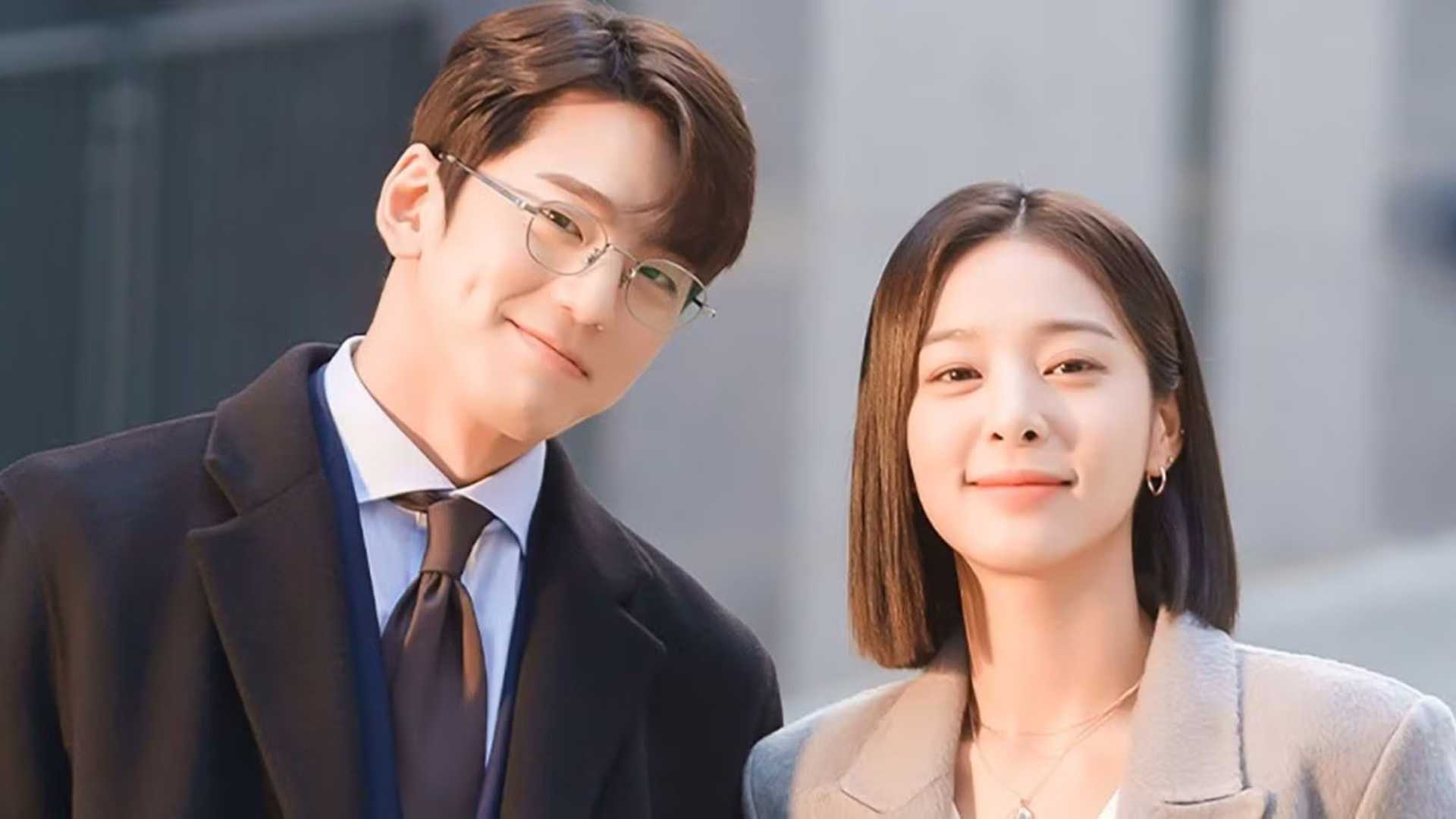 Two people smiling in Business Proposal.