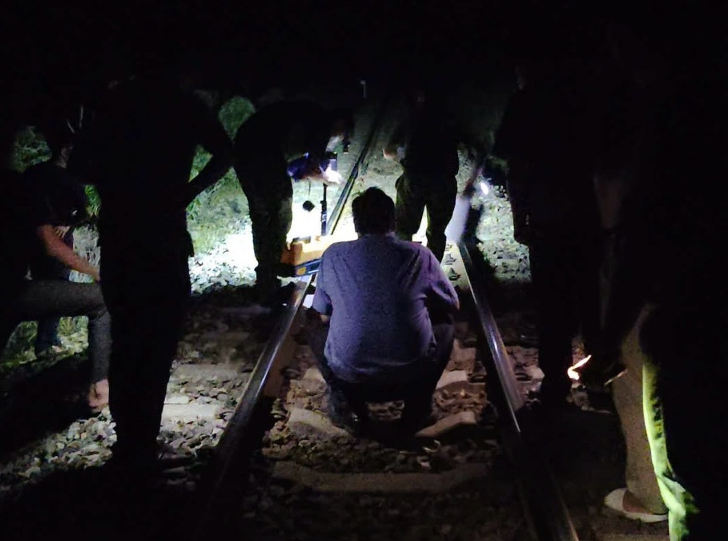 Đi bộ trên đường sắt Bắc – Nam, người phụ nữ bị tàu hỏa tông tử vong