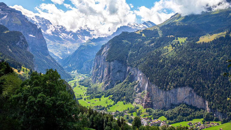 Wie in „Herr der Ringe“: In diesem Schweizer Tal gibt es 72 Wasserfälle