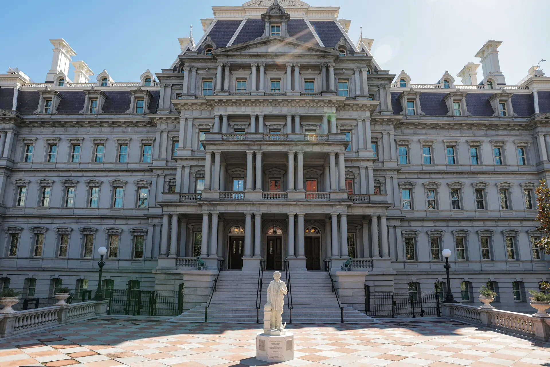 Trump pushes 'magic paint' makeover for Eisenhower building, as it ...