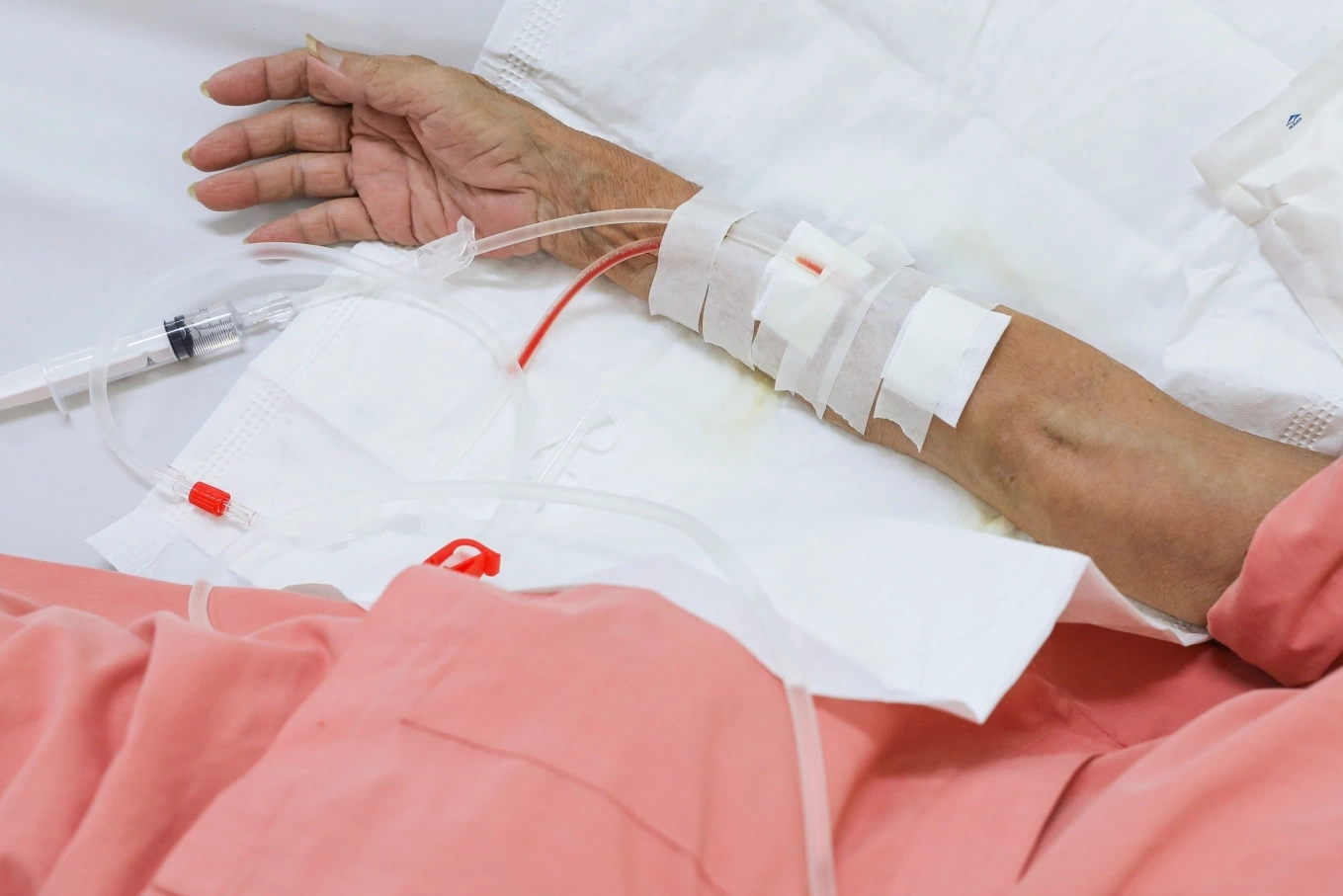 Bác sĩ nêu tên 10 loại thuốc có thể tàn phá thận cấp tính