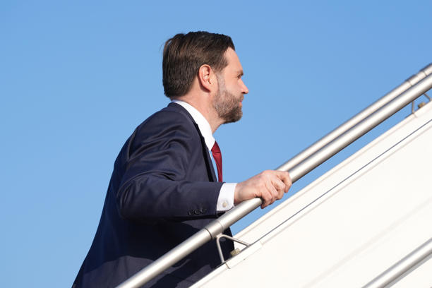 US-Iran Peace Talks Fail After 21 Hours: Is a Trump Family Crypto Stablecoin the Secret Sticking Point? - Full Infograph