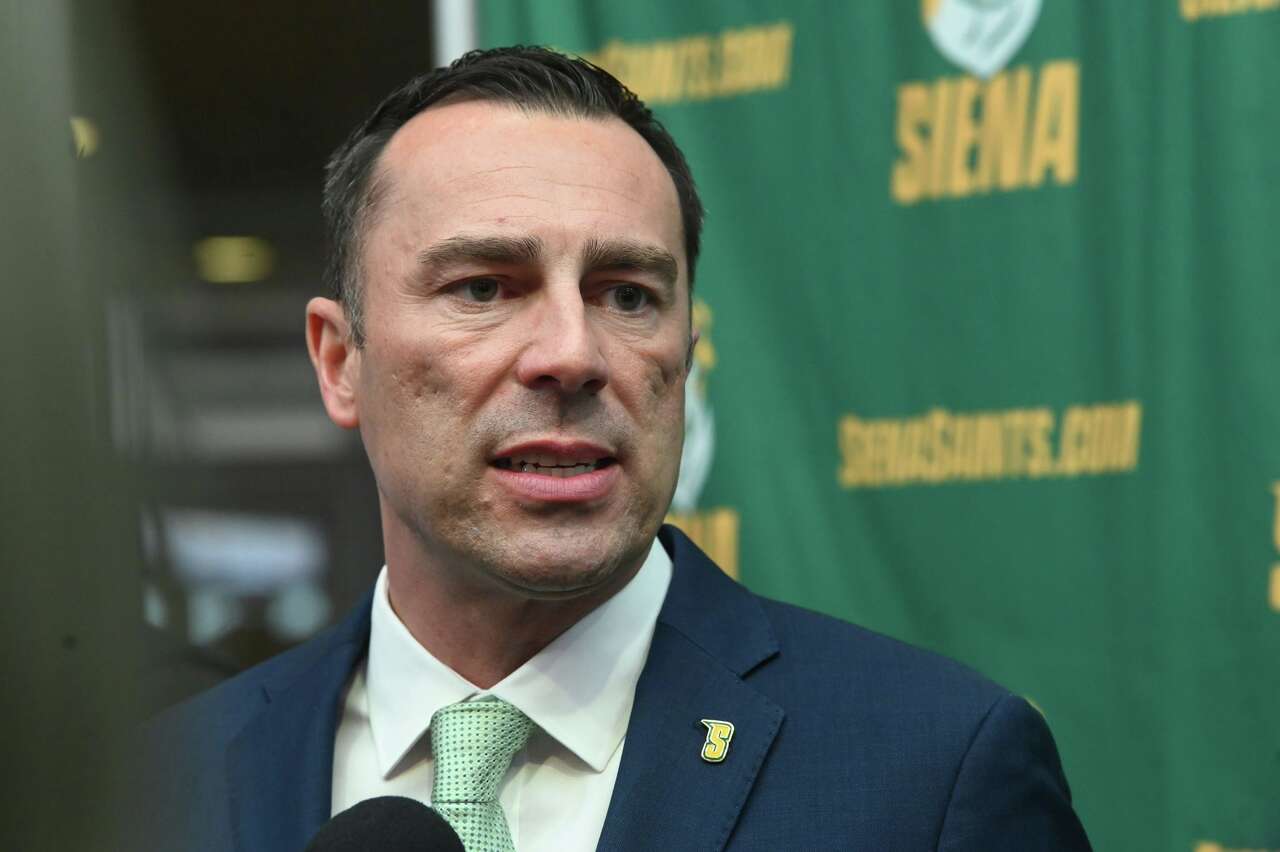 Division 2 national champion Pace Prosser commits to Siena basketball