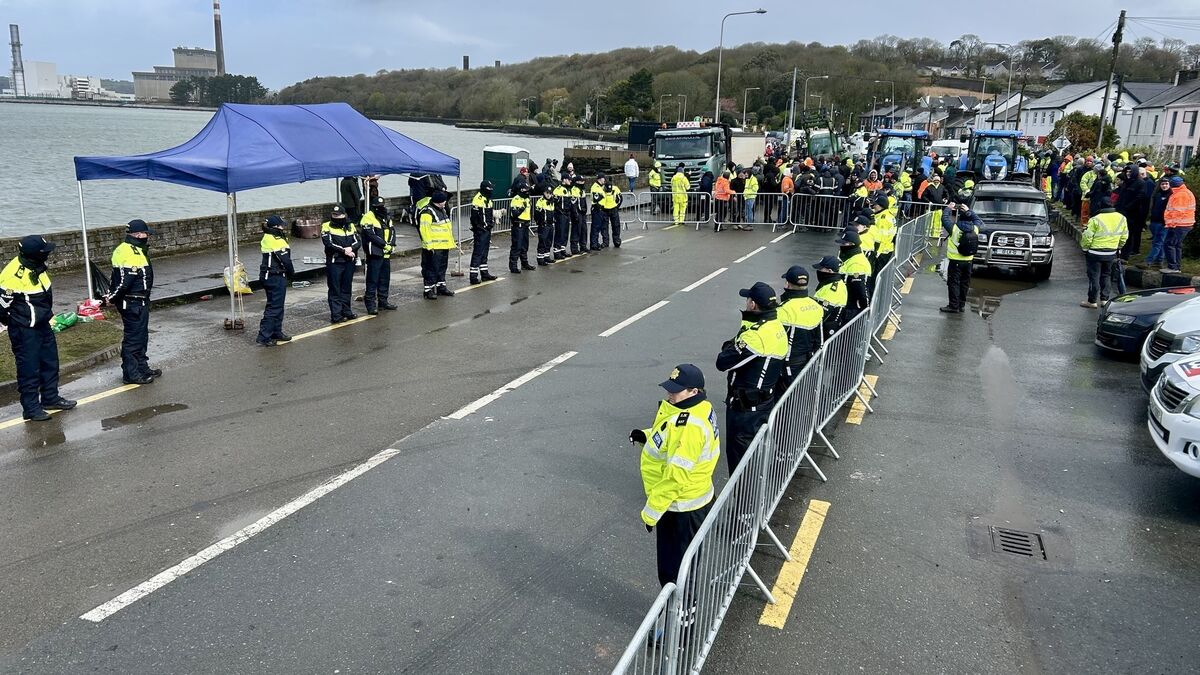 Protest at Whitegate refinery in Cork officially stood down; Cabinet to ...