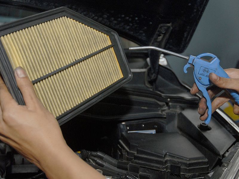 Cegah Konsumsi BBM Berlebih, Bersihkan Filter Udara Secara Teratur Cegah Konsumsi BBM Berlebih, Bersihkan Filter Udara Secara Teratur