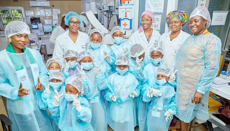 Éducation et santé : Des enfants en immersion dans le milieu hospitalier à Cocody