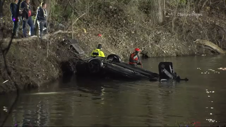 Driver dies after crashing into creek in south suburbs, Morris police say