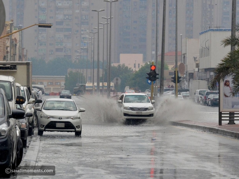 Rain and dust storms disrupt classes in Saudi Arabia