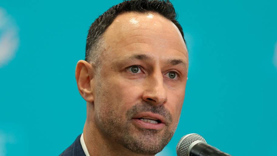 Broncos named a landing spot for another elite Miami Dolphins weapon via trade<br><br>