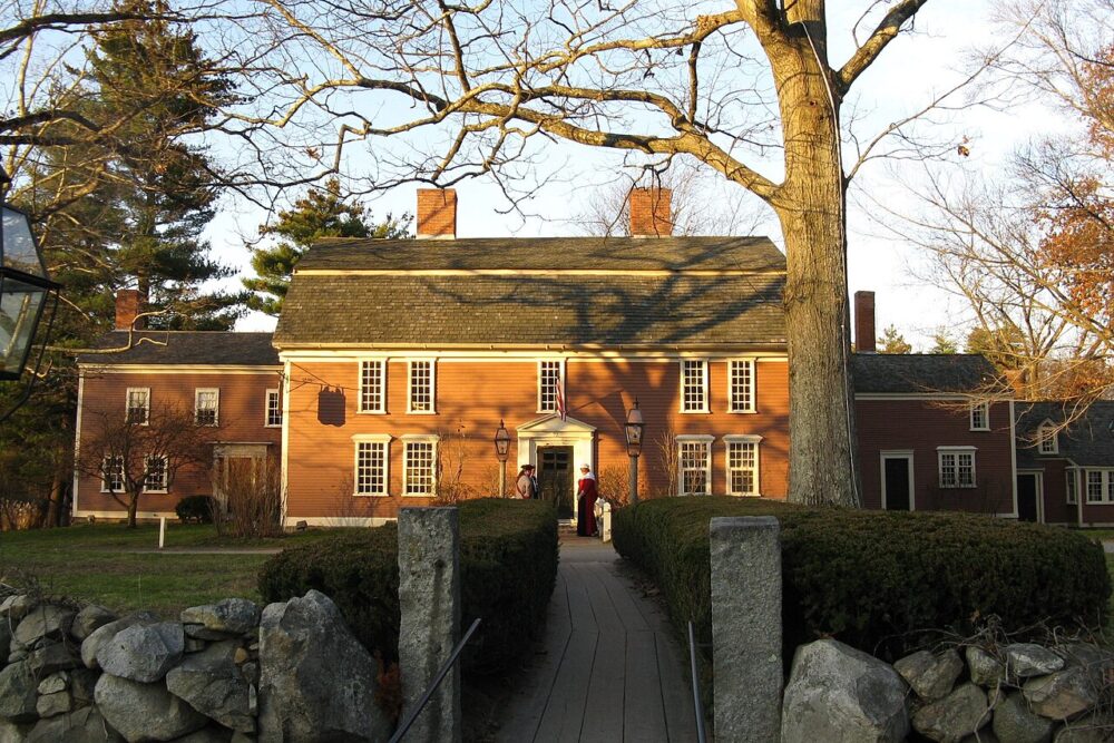 14 historic inns and taverns you can still visit across America
