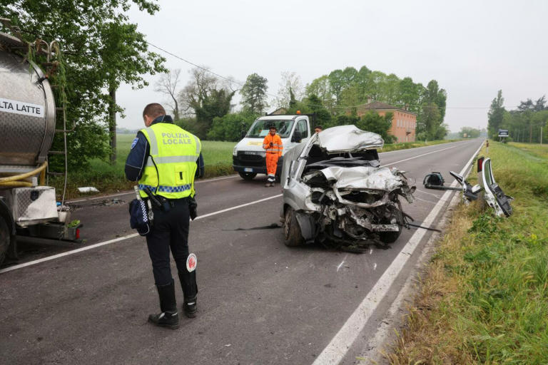 Scontro tra auto e camion, tre morti nell'incidente e un ferito in ...