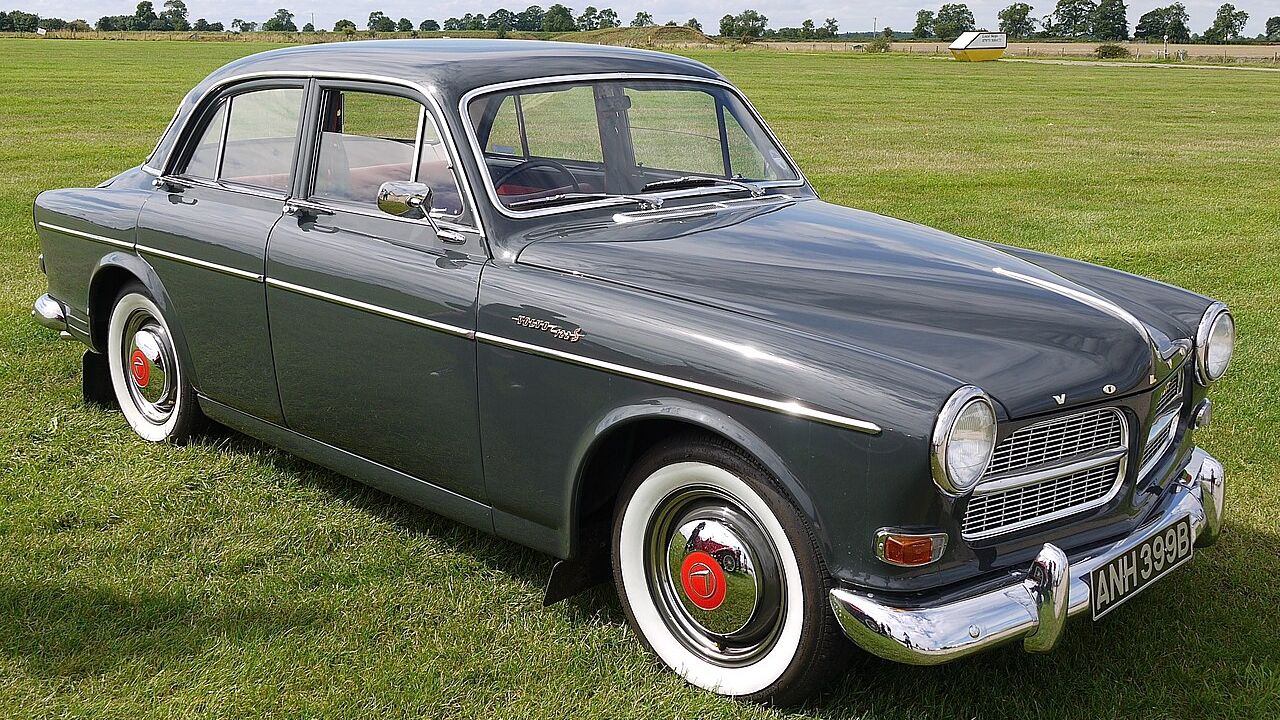 9 old cars that quietly became icons