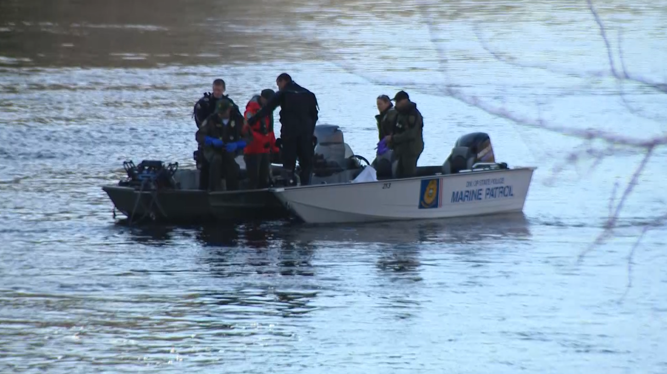 Man, 25, recovered from Merrimack River after falling from bridge ...