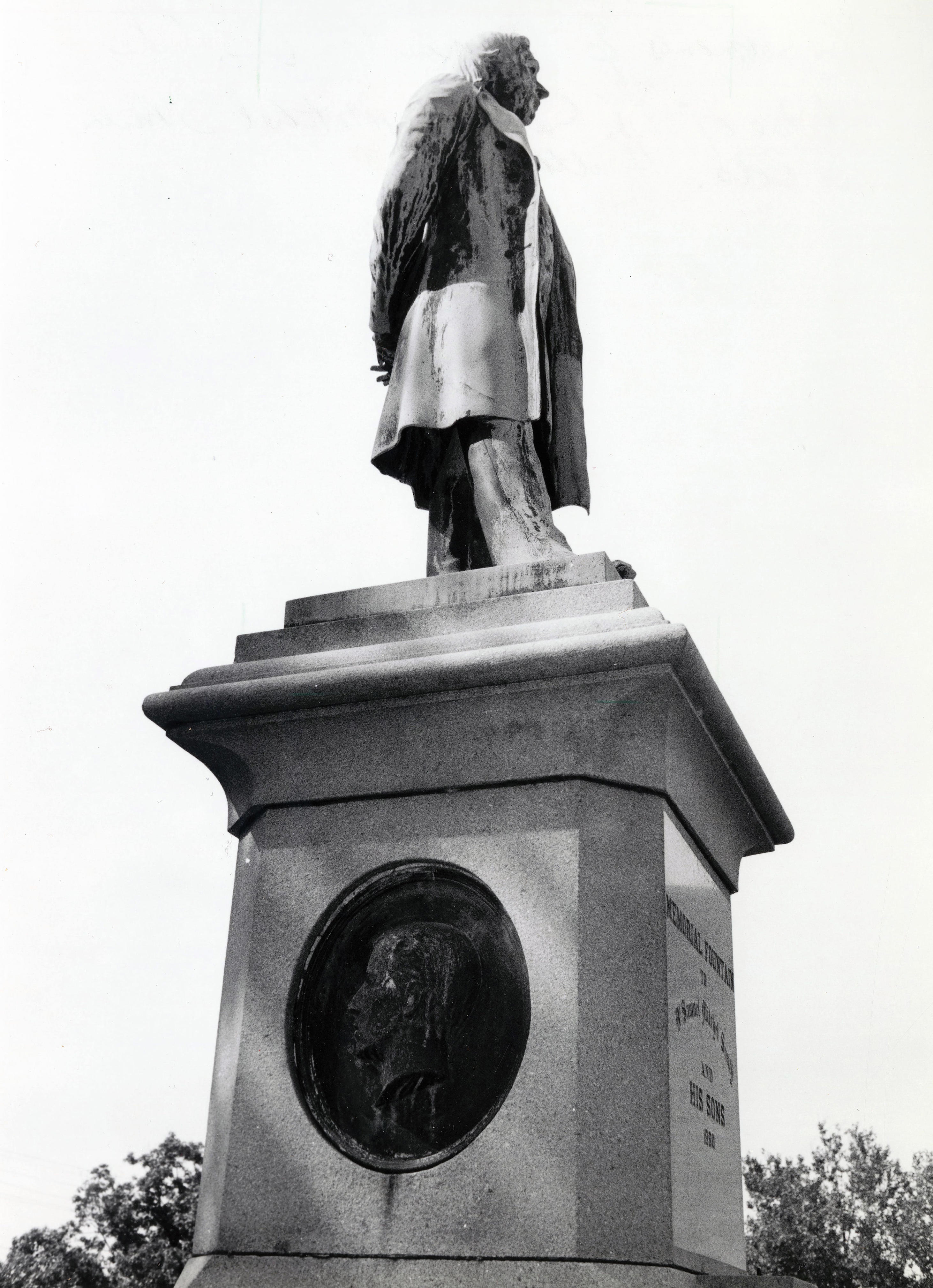 The adventures of Dr. Samuel Mitchell Smith and his namesake statue