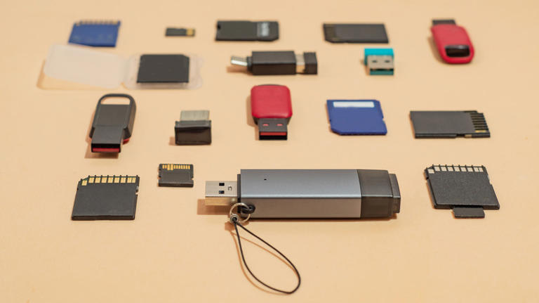 What's the average lifespan of USB drives & SD memory cards?