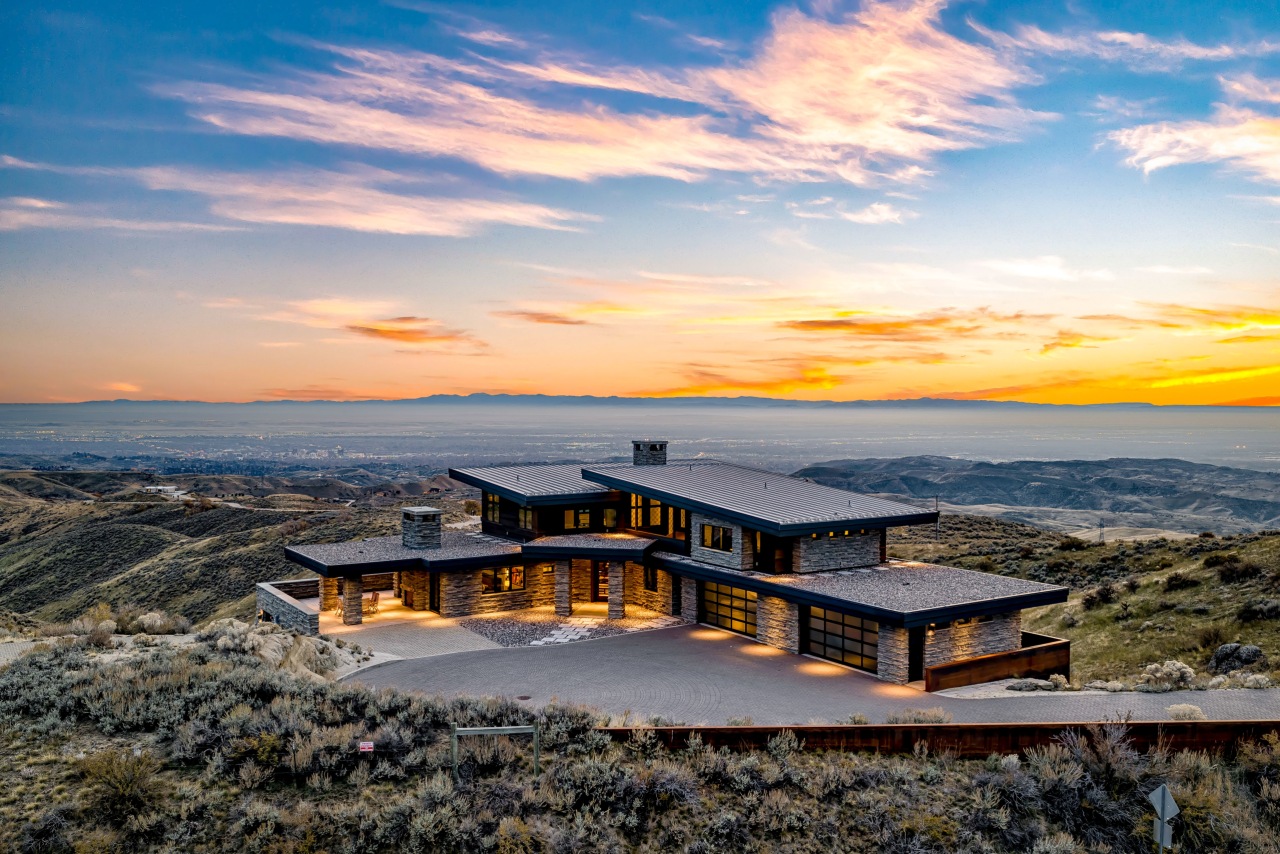 A former Winter Olympian's Idaho mountain home hits the market