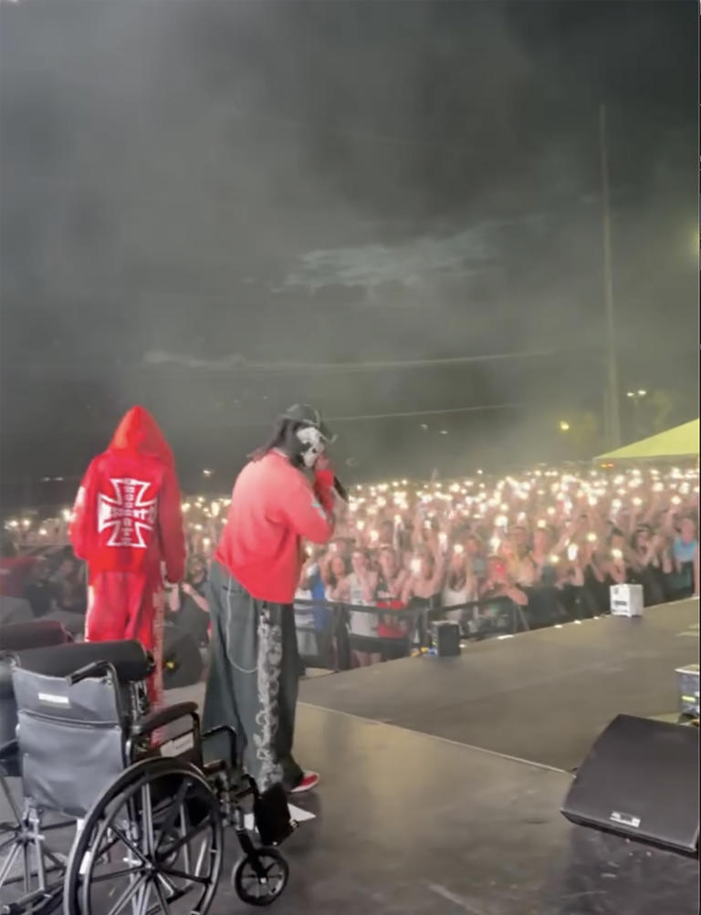 Offset shocks fans by taking the stage — and ditching wheelchair — less ...