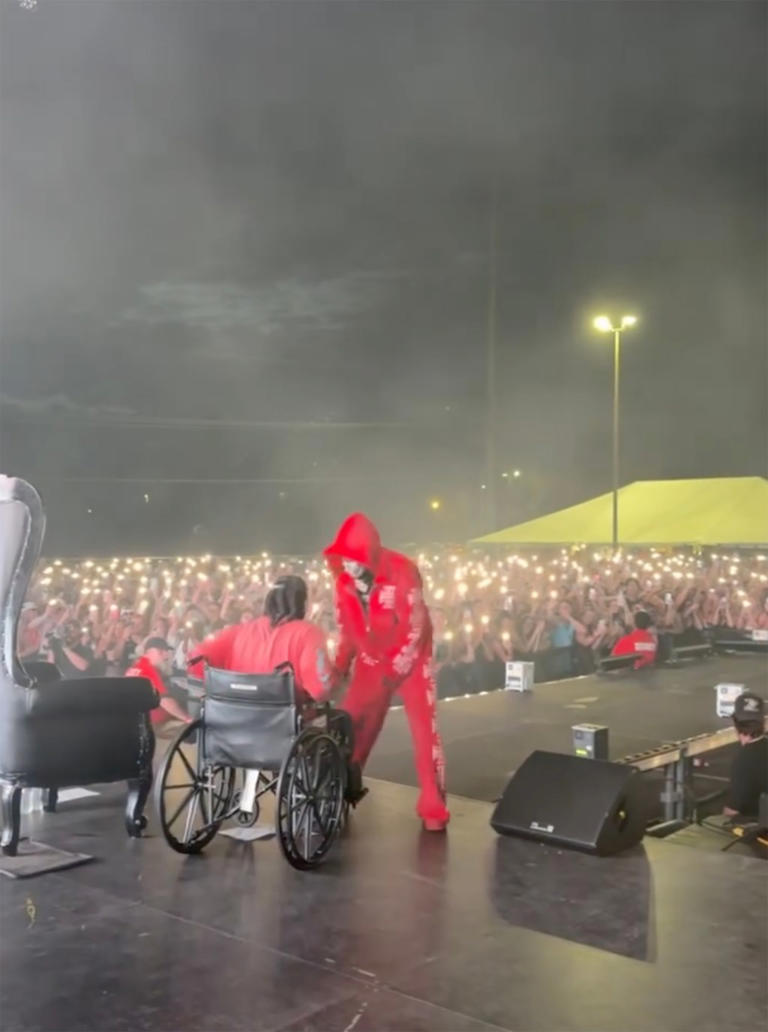 Offset shocks fans by taking the stage — and ditching wheelchair — less ...