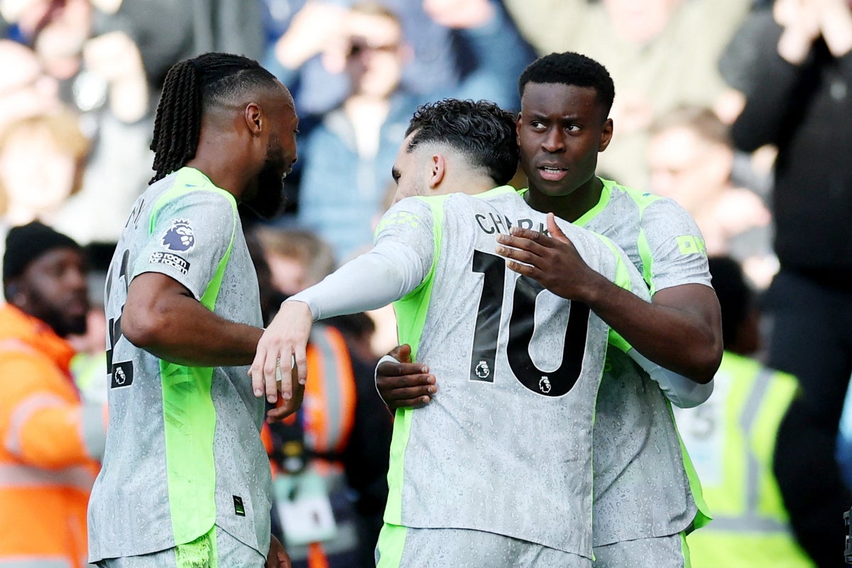 Man City 'smell blood' but sweat on injury after rampant Chelsea win