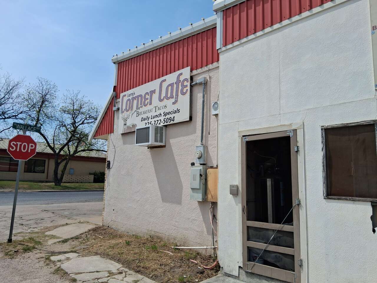 This tiny Texas town has one of the best old-school burgers around