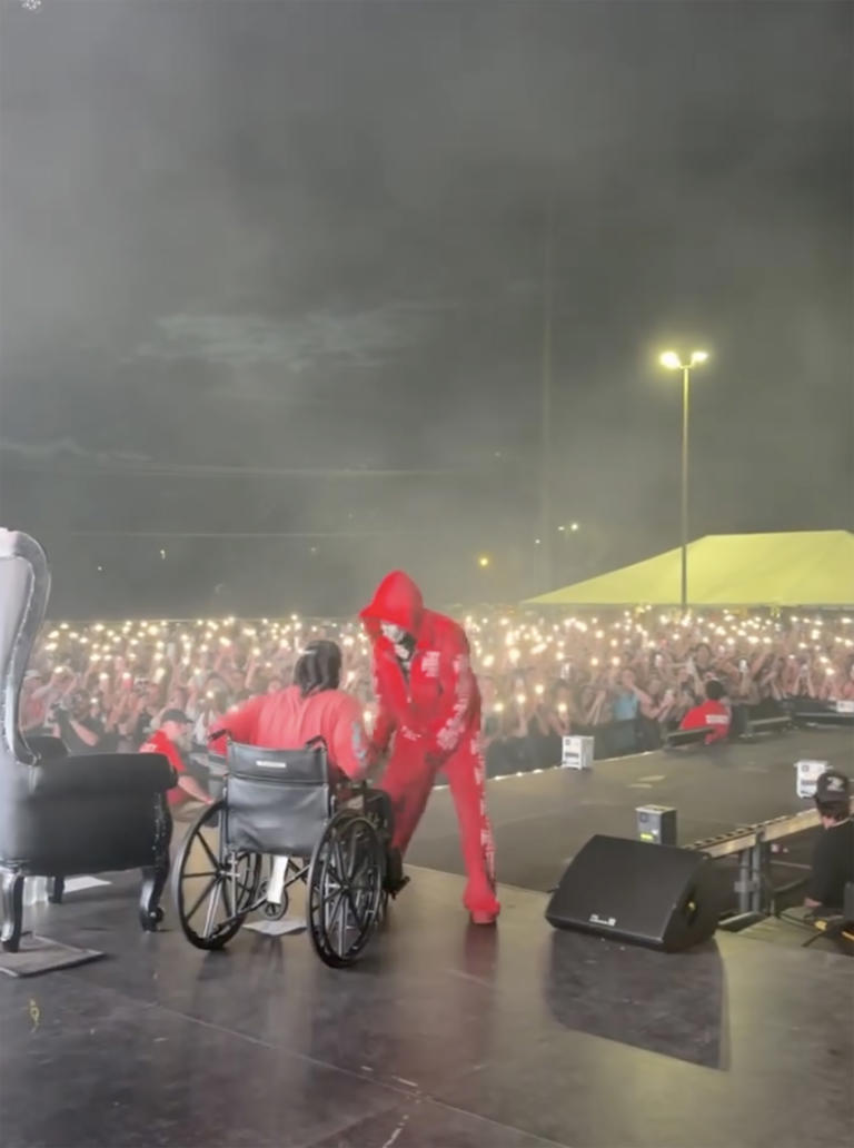 Offset shocks fans by taking the stage — and ditching wheelchair — less ...