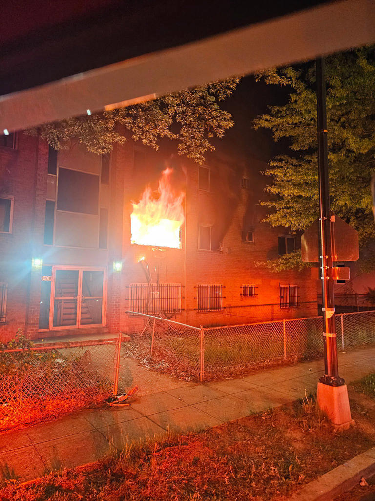 DC firefighters rescue woman from apartment fire in Southeast
