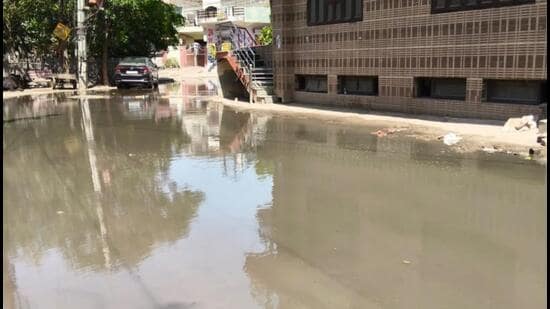 Locals decry recurring sewage overflow woes in Gurugram’s Sec 105 society