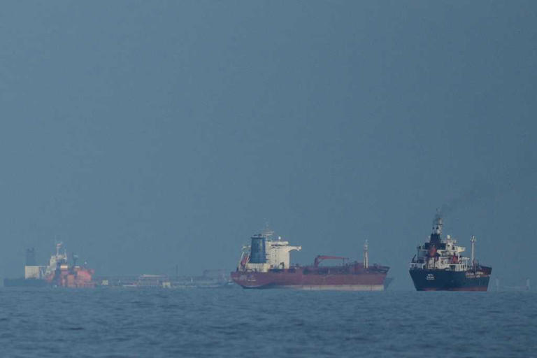 Oil prices rise after the US says it would block Iranian ports