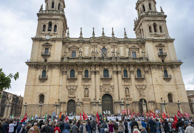 Miles de andaluces se manifiestan en las calles en defensa de la ...