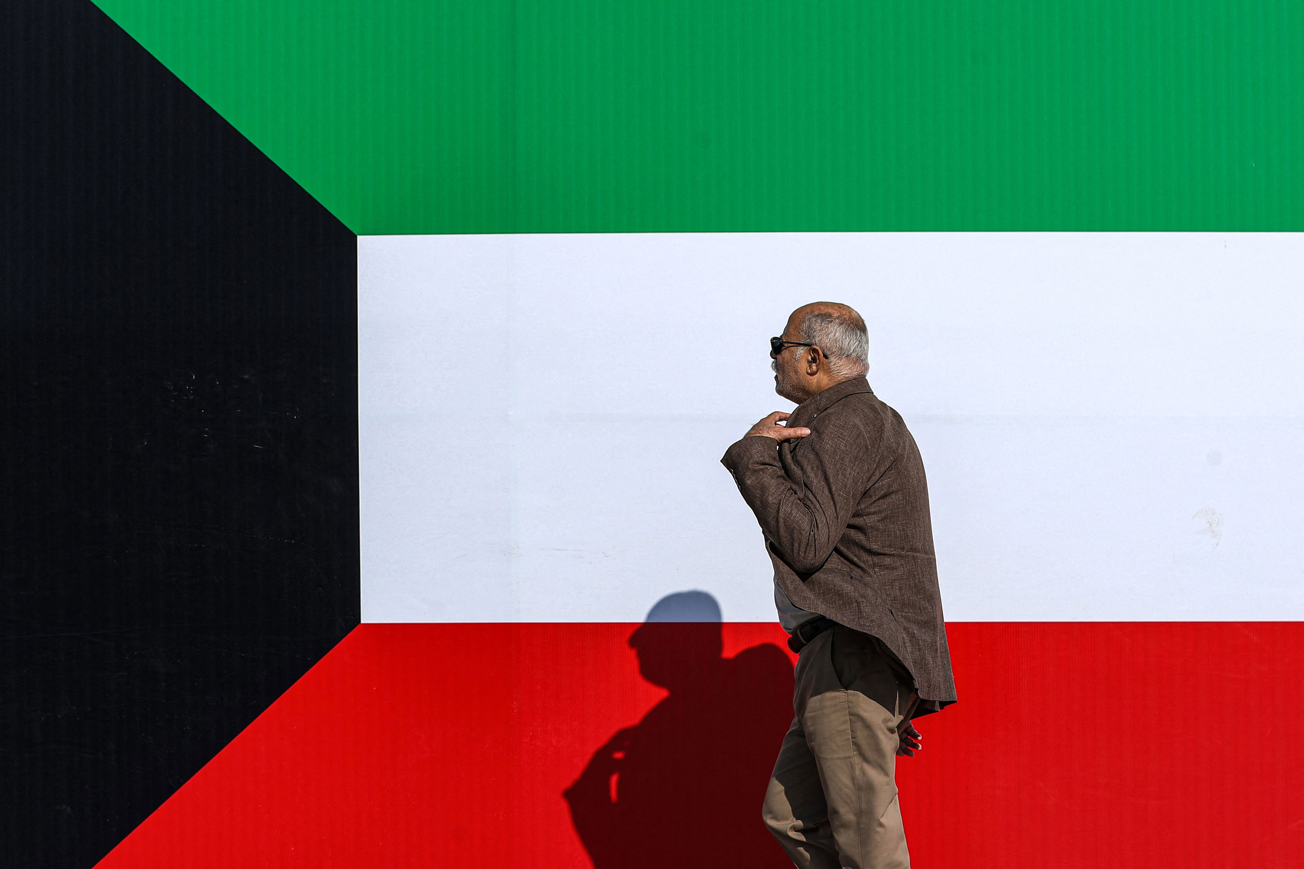 Kuwait arrests 24 for financing terrorist entities, report claims ...