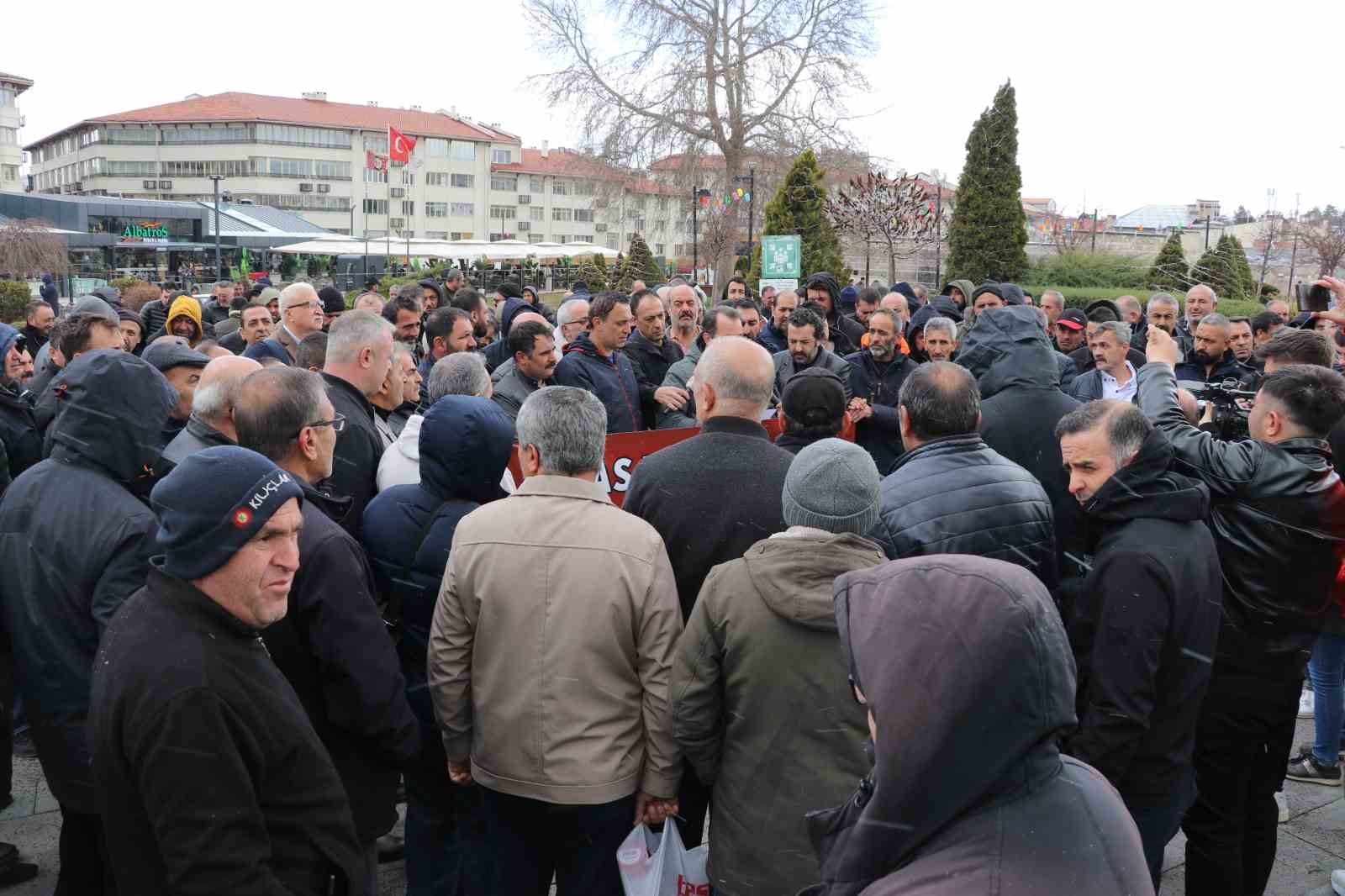 Türkiye’nin en büyük 50 şirketinden birisiydi, işçiler ayağa ...