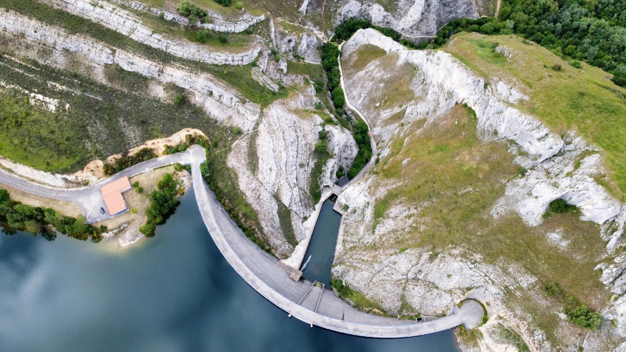 Austria scrambles to shore up hydropower as Alpine 'peak water' nears