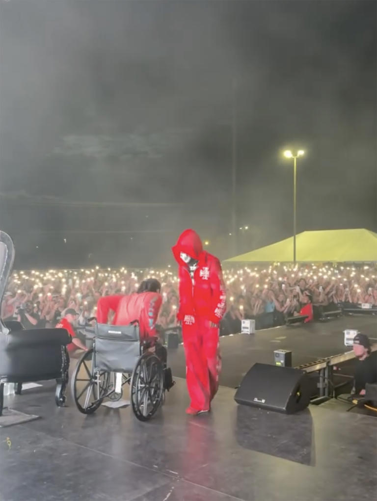 Offset shocks fans by taking the stage — and ditching wheelchair — less ...