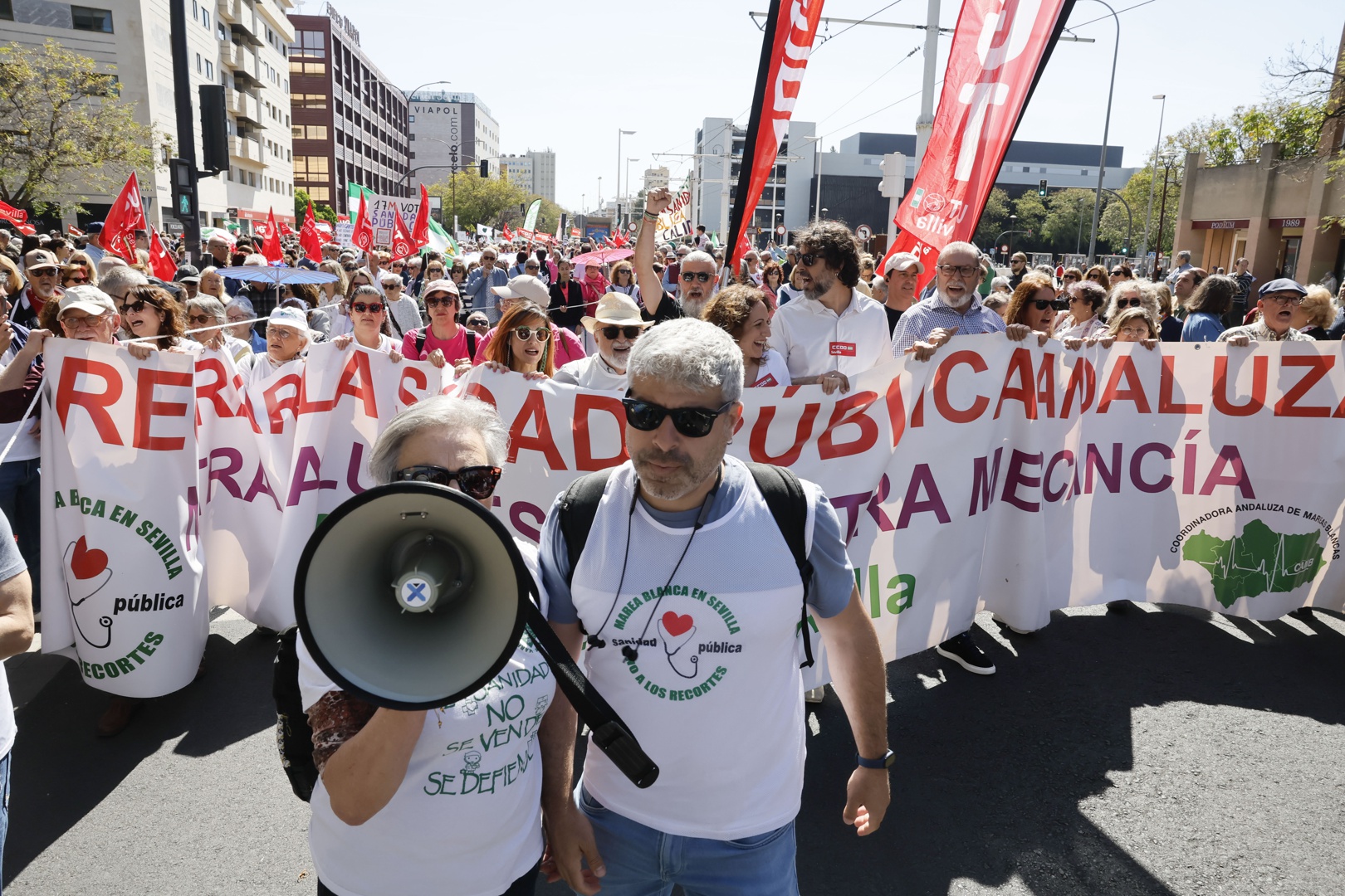 Miles de andaluces se manifiestan en las calles en defensa de la ...