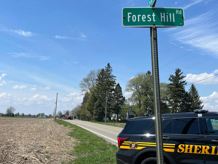 Update: 2 injured, 1 flown to hospital after single-vehicle crash in ...