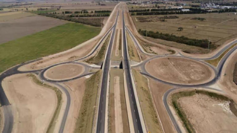 Tras años paralizada, el Gobierno construye la autopista Norte más ...