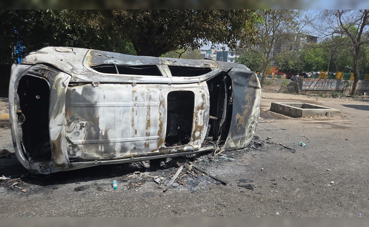 Cars burnt, roads blocked: Haryana move sparks Noida workers' protest