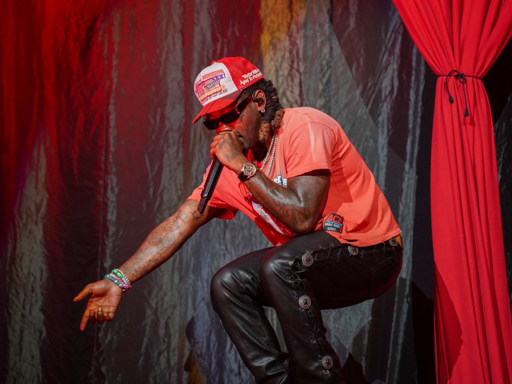 Watch Offset return to the stage for the first time after being shot